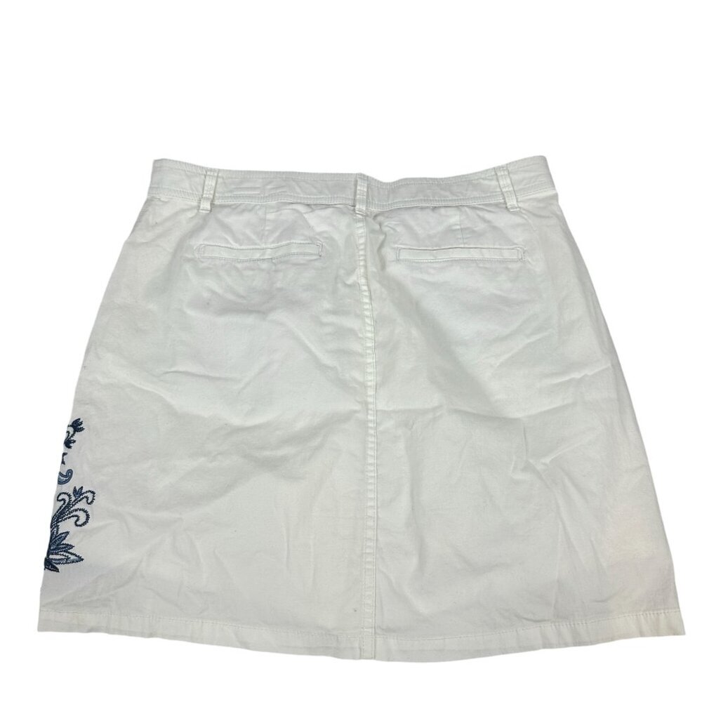 Croft & Barrow Womens White Classic Fit Skort Blue Embroidered Floral Size 12 - Picture 7 of 7